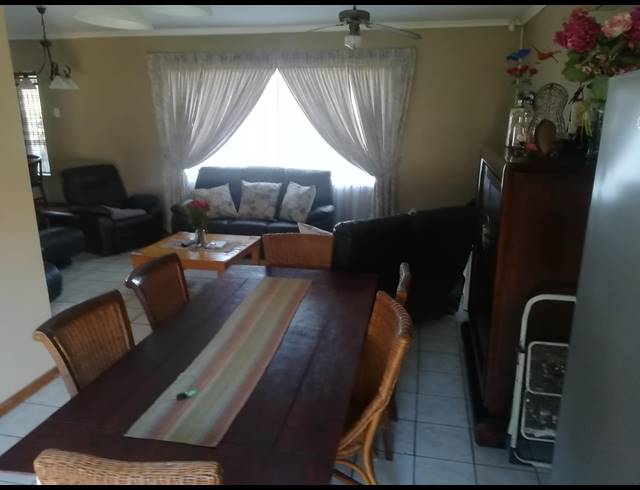 3 BEDROOM HOUSE TO LET IN SAFARI GARDENS